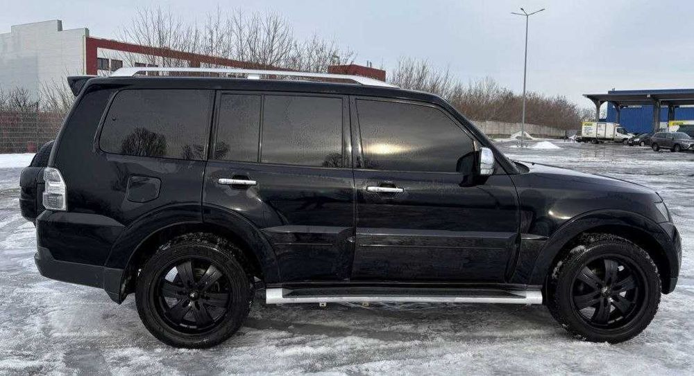 Mitsubishi Pajero Wagon 4