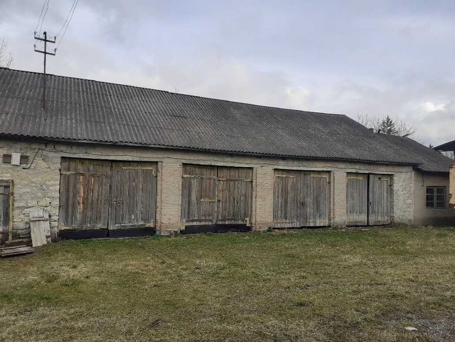 Продається  підприємство із земельною ділянкою.