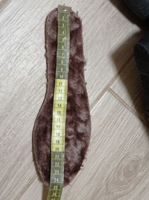 Жіночі сапожки на танкетці