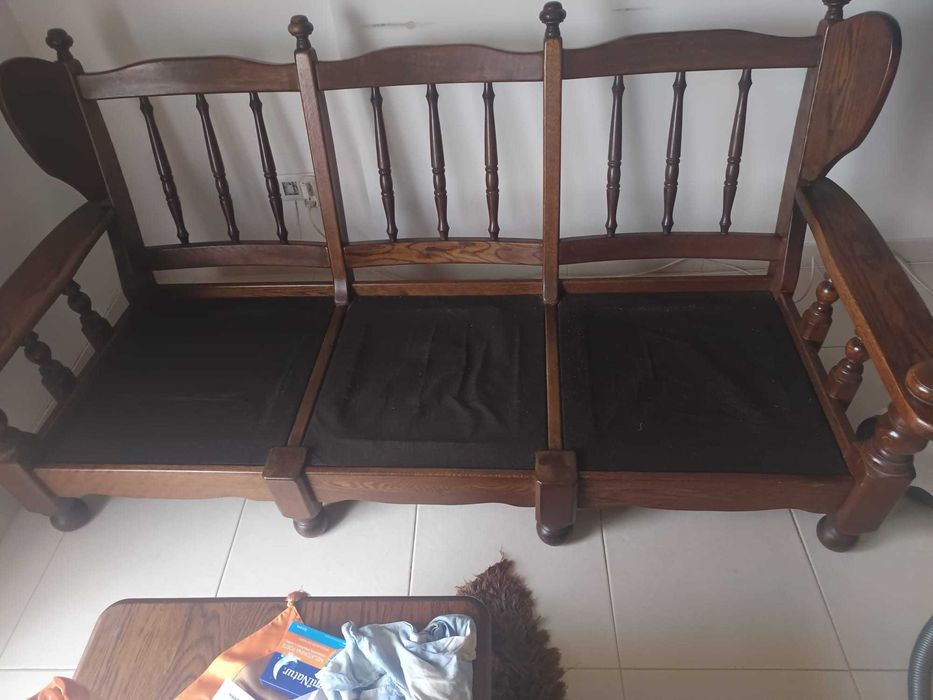 Sofas antigos em madeira