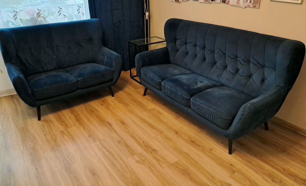 Dwie kanapy Kelso Sofa Uszak Agata meble