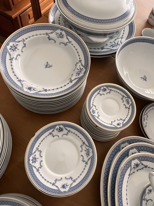 Serviço de Jantar, Chá e Café Porcelanas QN Portugal – 124 peças – Novo/Nunca Usado