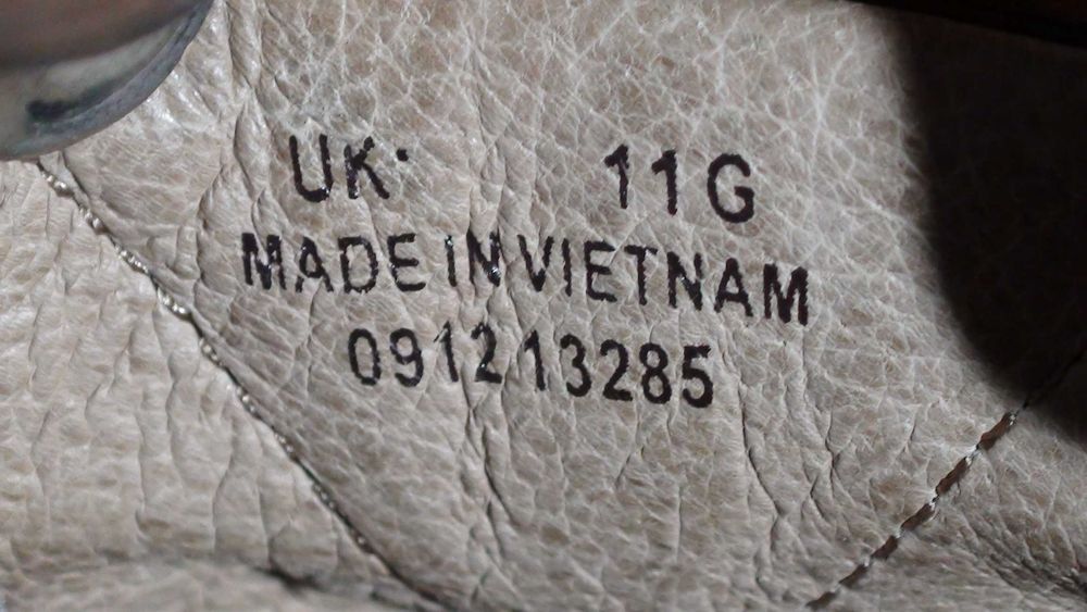 Clarks - шкіряні кросівки туфлі