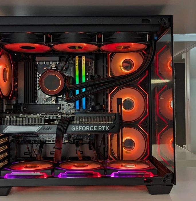 Ryzen 9800X3D/32GB DDR5/SSD de 2TB/RTX 5080 16GB
E
eliasbernhagen