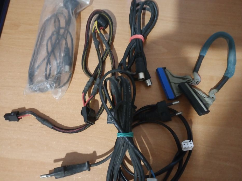 Кабеля, шлейфы к ПК