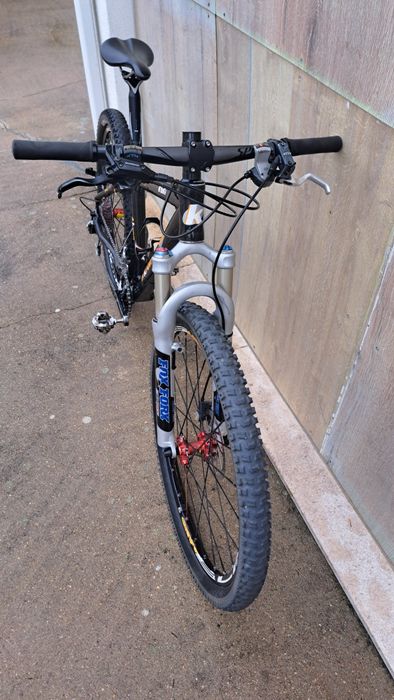 Bicicleta Goka roda 26 carbono