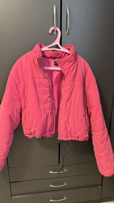 Трендова рожева куртка з затяжками на весну/осінь, стан нової, S-M