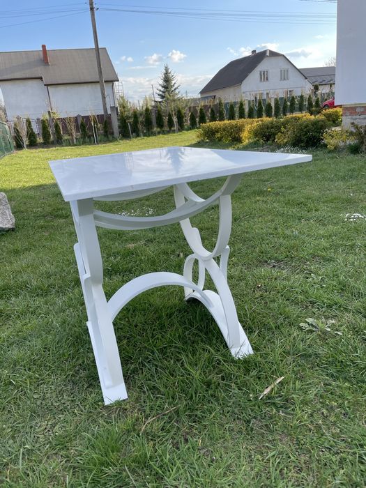 Штучний камінь. Столик на подвірʼя
