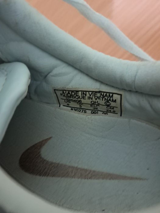 Damskie buty sportowe  Nike Shox Rivalry roz. 39