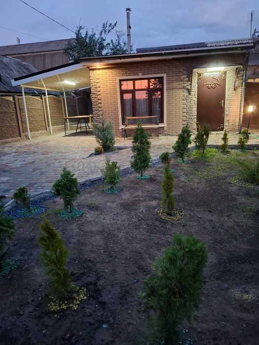 Продам уютный новый теплый дом с беседкой.