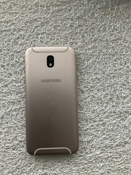 Самсунг j530