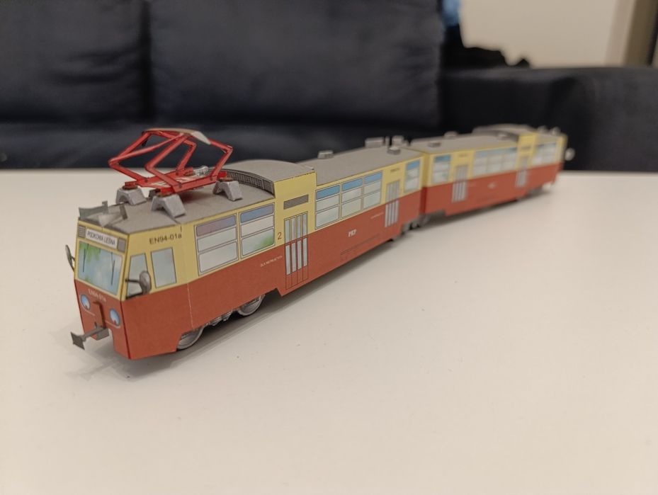 Model kartonowy zabawka pociąg miejski autobus szynowy WKD EN94-01 wag