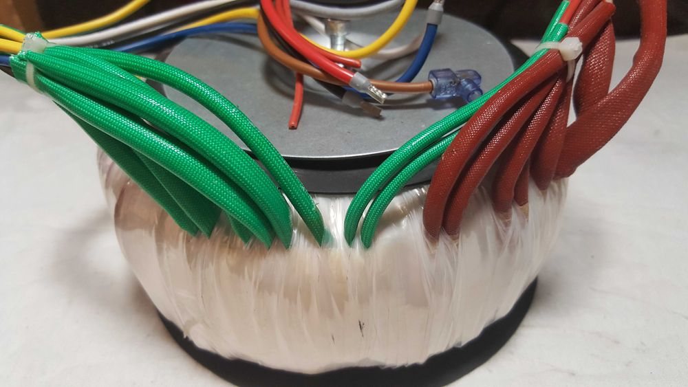 Transformator Toroidalny 1500 Watt - Bardzo duży.