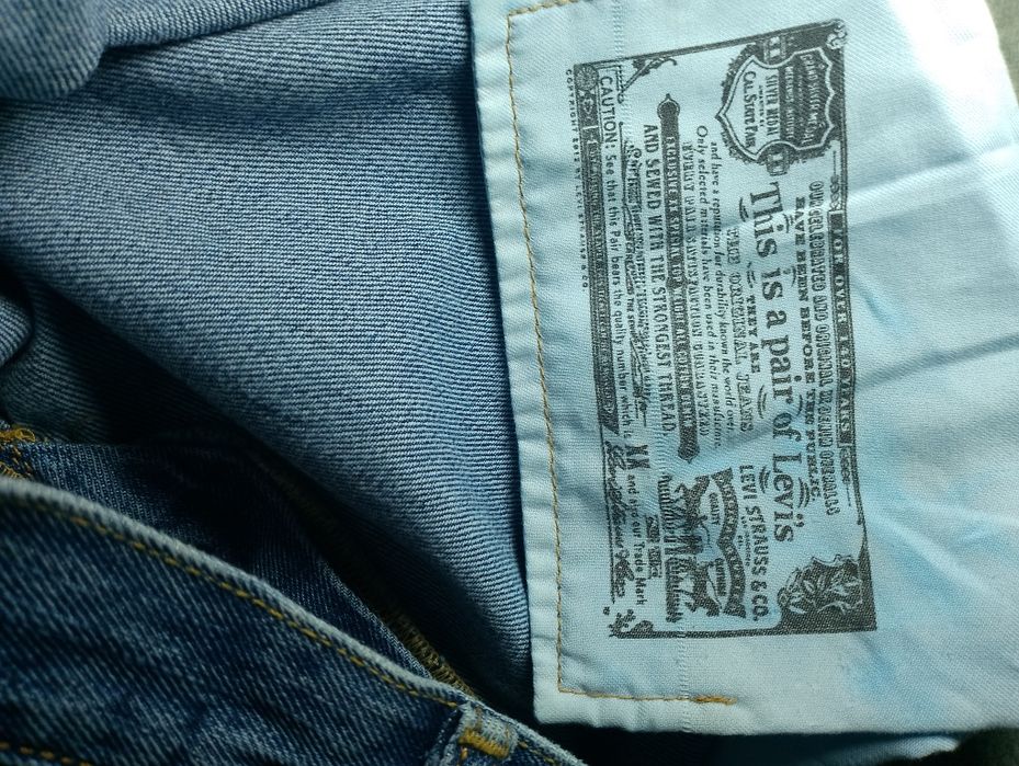 Джинси Levi's нові