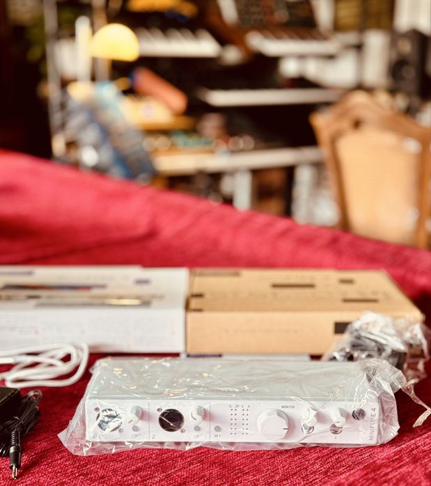 Arturia MiniFuse 4 – Interface de Áudio - Como Nova