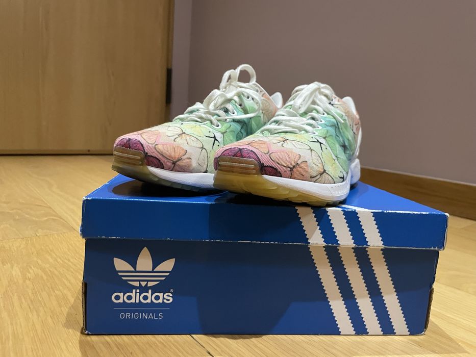 Ténis Adidas estampados