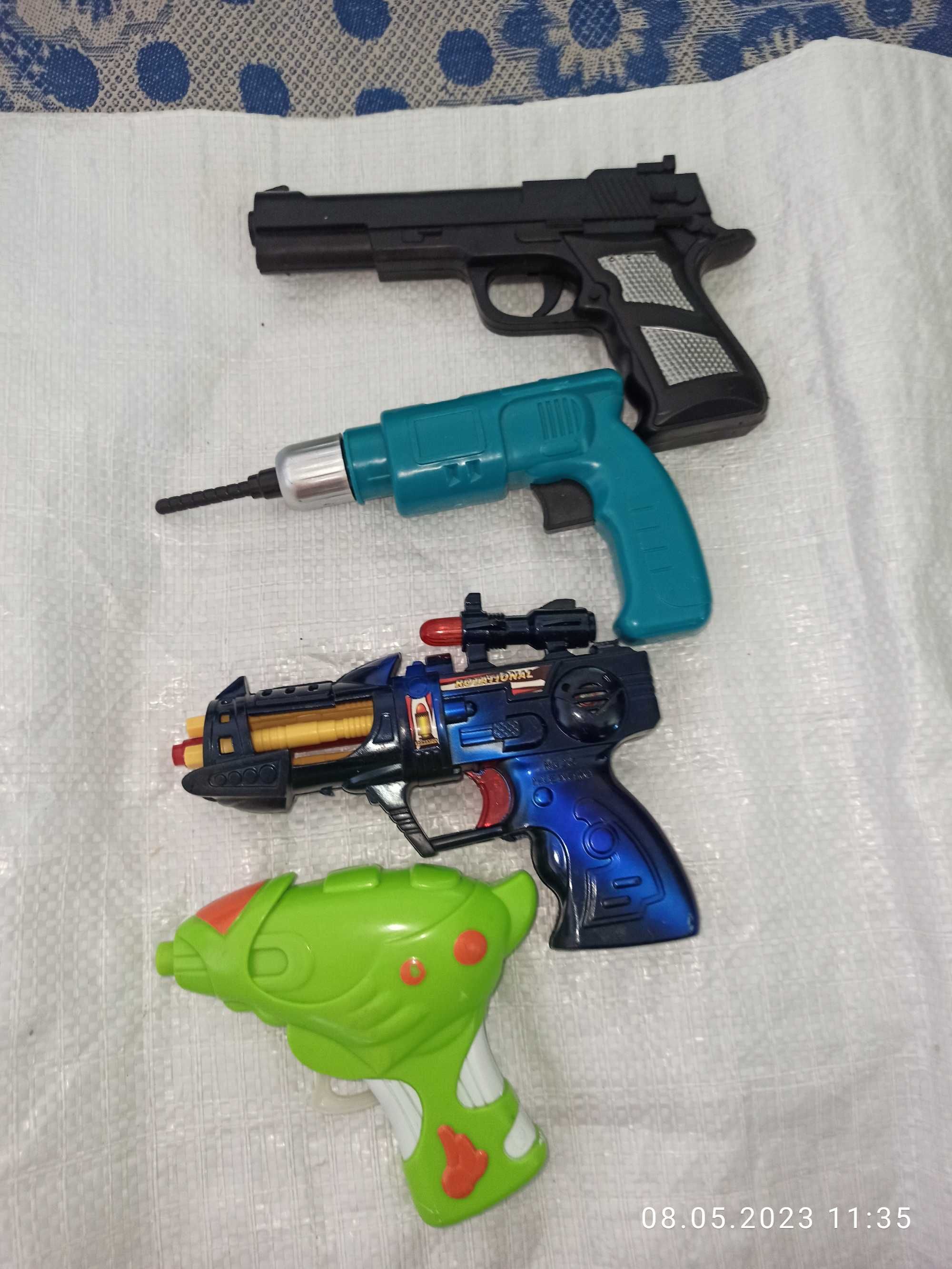 Продам игрушки пистолеты, ружье, водяной пистолет: 30 грн. - Пистолеты ...