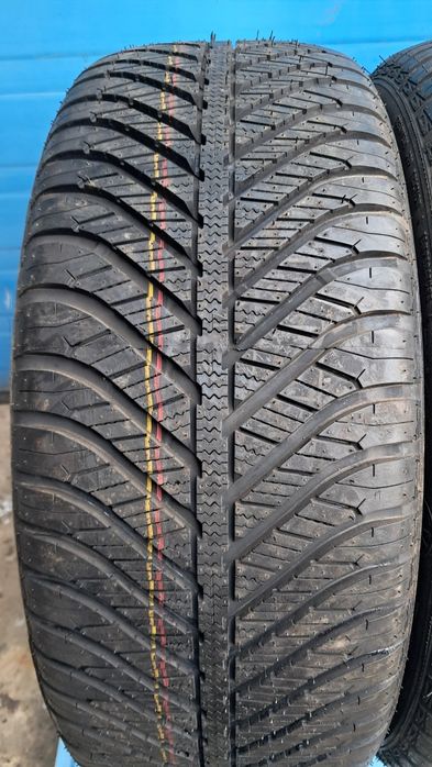 225/50R17 94V Goodyear vector4 seasons