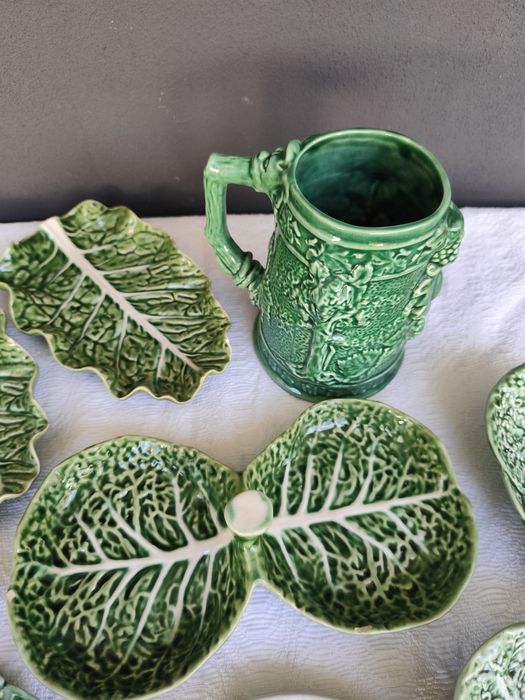 Conjunto de peças de faiança Bordallo Pinheiro