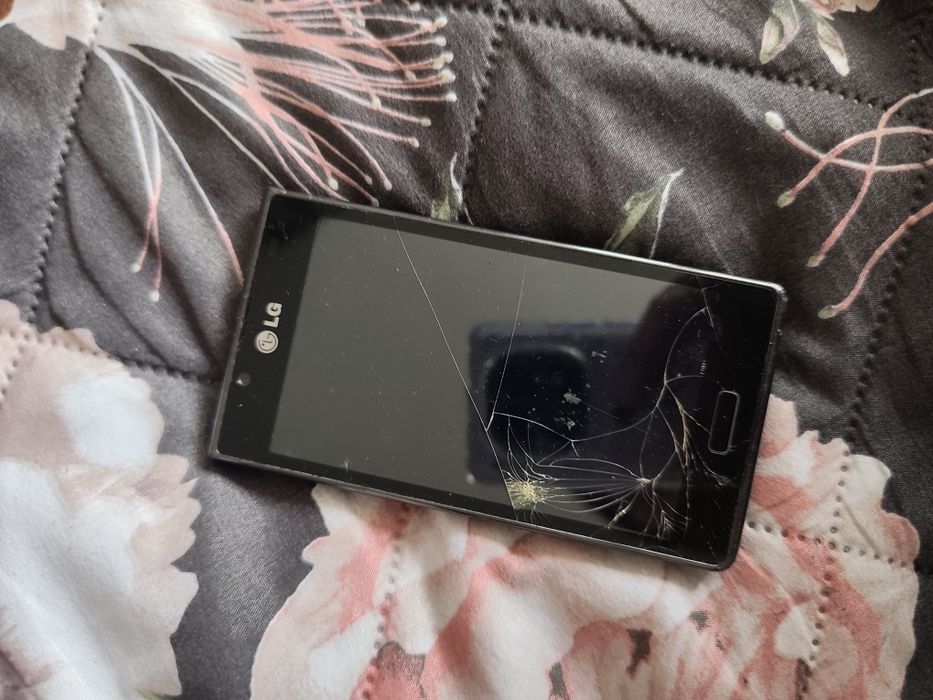 LG Optimus L7 - uszkodzony na części