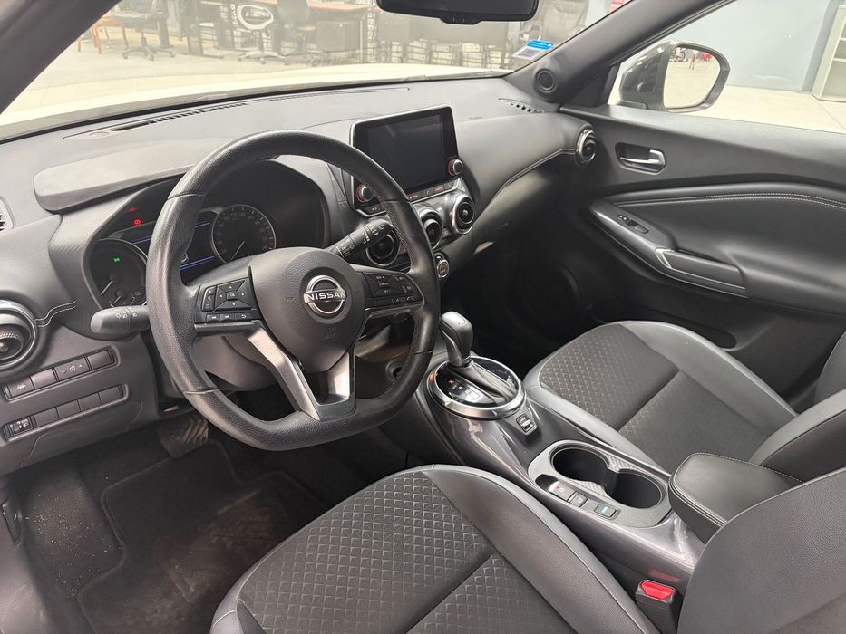 Nissan Juke 1.6 Hybrid N-Connecta Two Tone