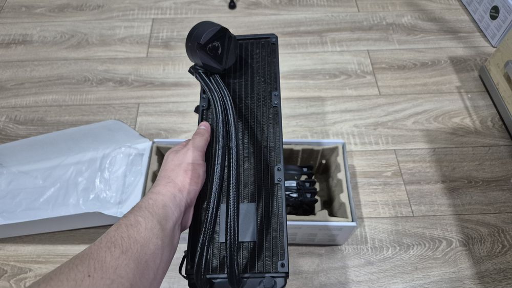 Водяне охолодження MSI CoreLiquid 360R