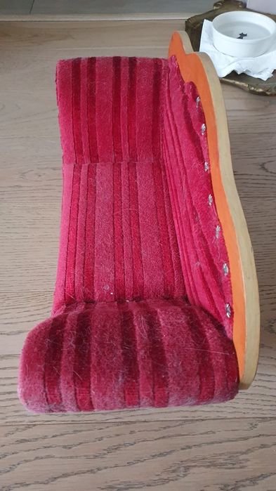 Wiktoriańska sofa/legowisko w stylu  Biedermeier dla lalek/ dla kota