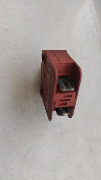 Wyłącznik drzwi zmywarki Miele. MARQUARDT  1117