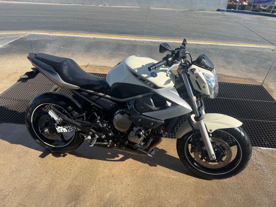 Vendo Yamaha XJ6