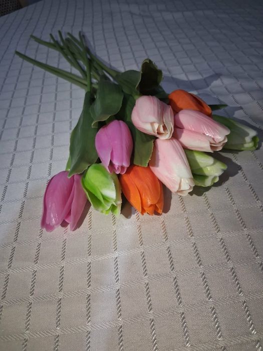 10 sztucznych kolorowych tulipanów