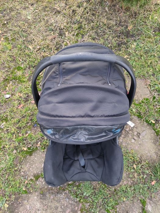 Дитяче автокрісло 0+