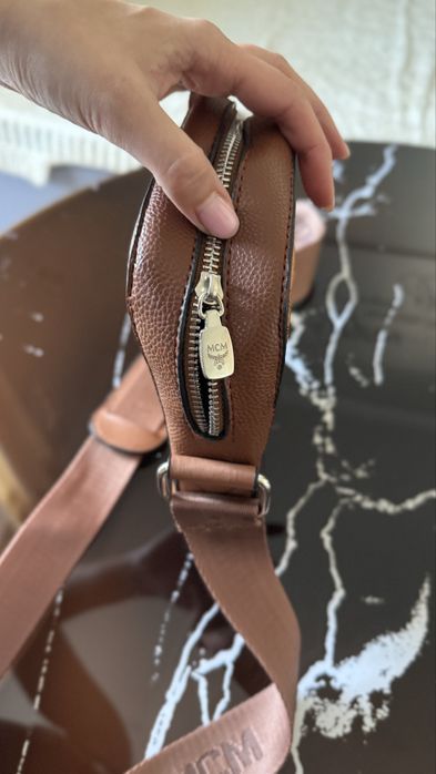 Torebka listonoszka MCM – crossbody