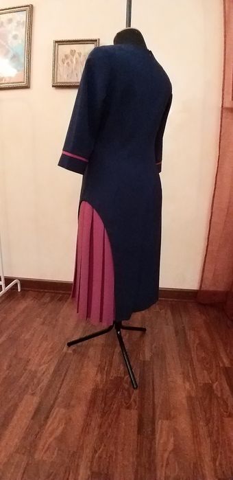 Платье нарядное , комбинированное, новоее