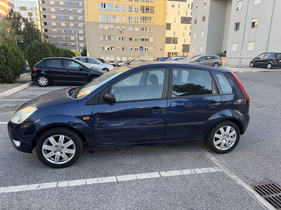Ford Fiesta  1400€