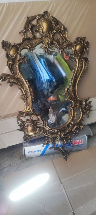 Espelho com moldura em cobre