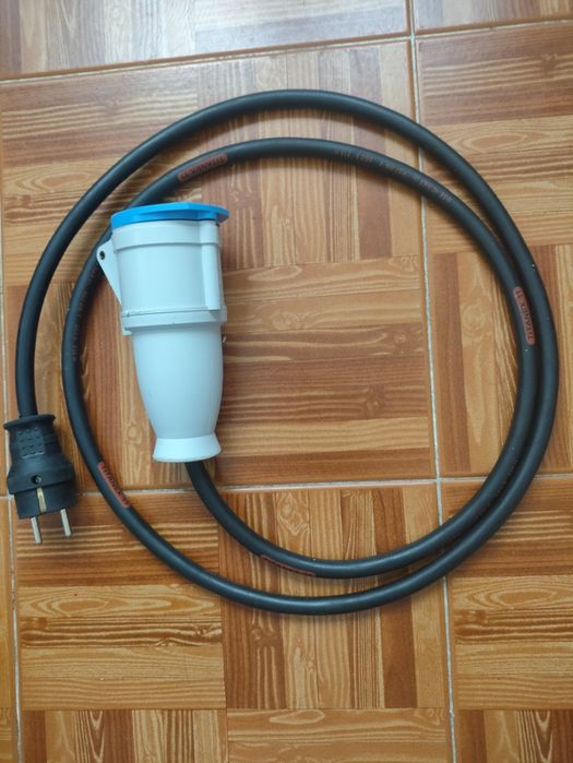 Adaptador de shucko para ficha CEE monofásica de 32A
