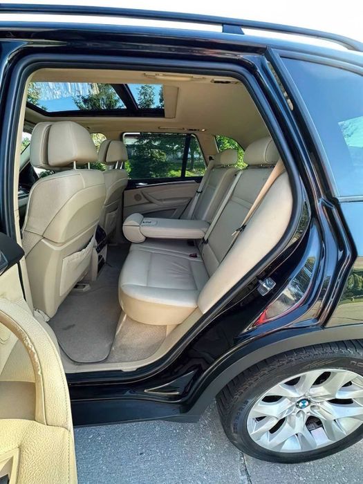 BMW X5 xDrive35i      2012