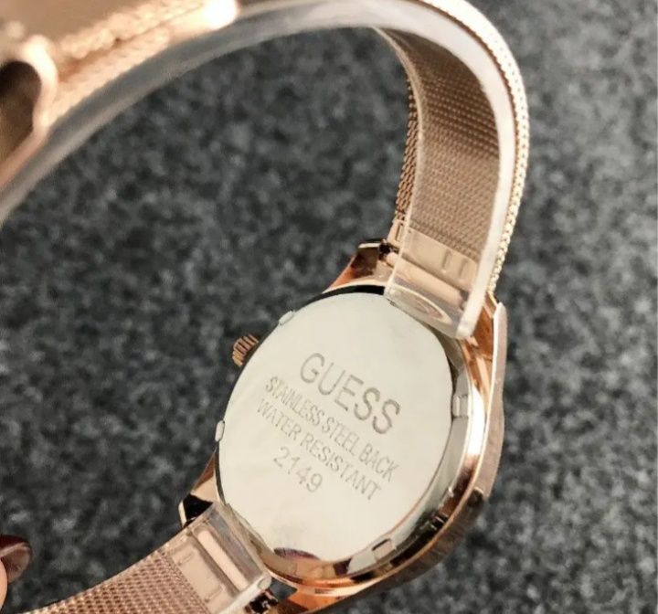 Жіночий наручний годинник під Guess KLB