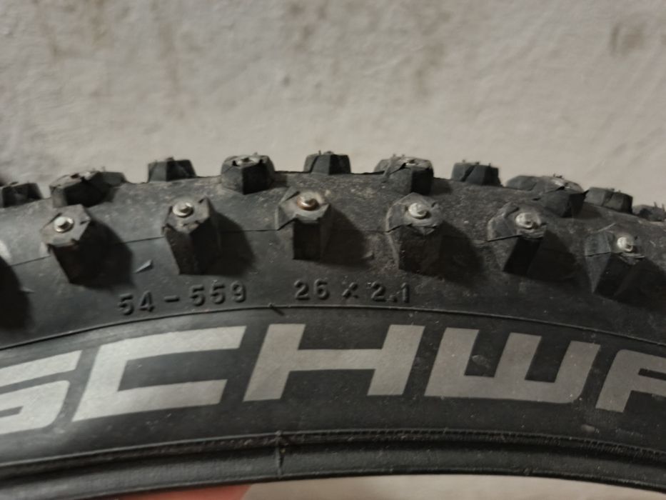 Schwalbe Ice Spiker Pro drutowa 26x2.1