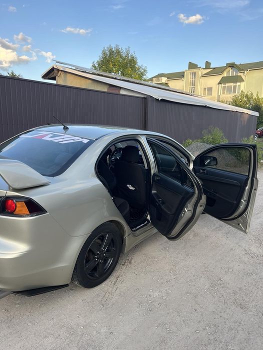 Mitsubishi Lancer