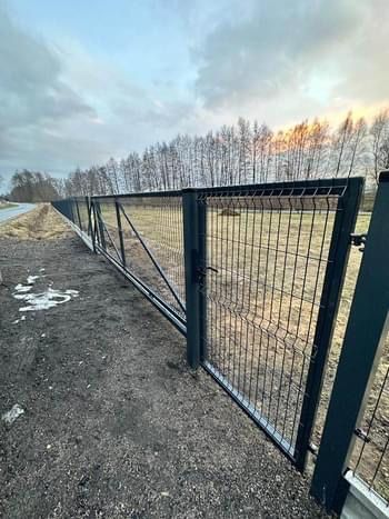 Sprzedam Działkę Budowlaną1725 m² .Gotowa*Ogrodzona,Warunki Zabudowy,Prąd - Więcej