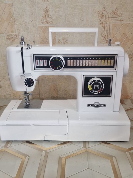 Швейна машина Victoria( model : 753)