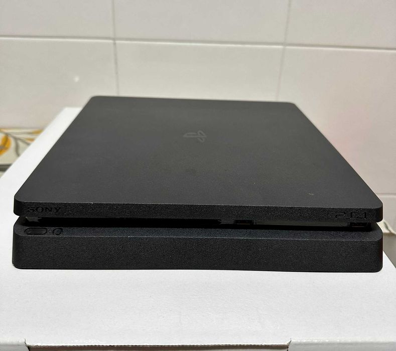 Ps 4 Slim em bom estado