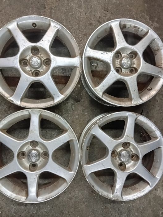 Felgi aluminiowe J15x5.5JJ ET45 4x100 4 sztuki