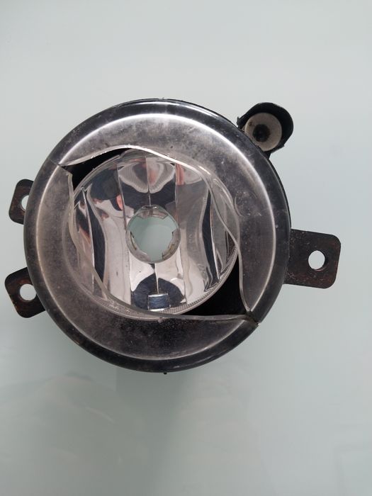 Протитуманна фора  до БМВ Х 1 . 2010Р