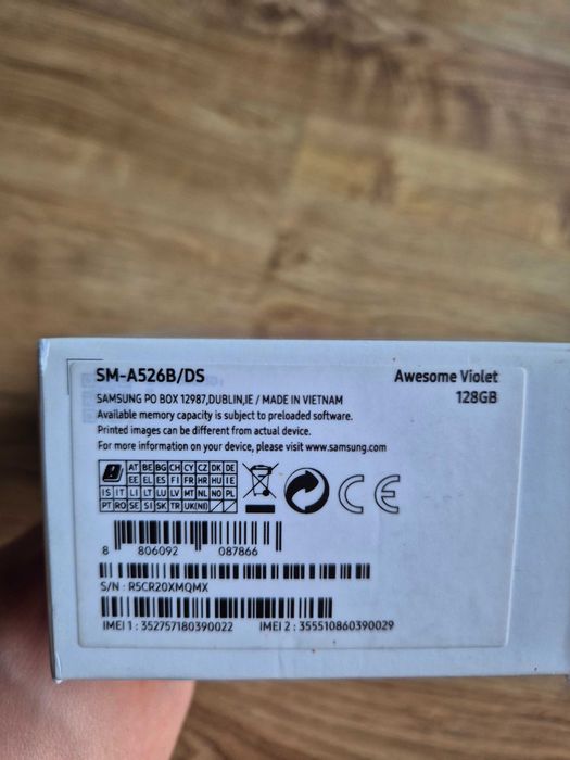 Samsung Galaxy A52 5G z oryginalnym kablem i ładowarką plus etui gratis