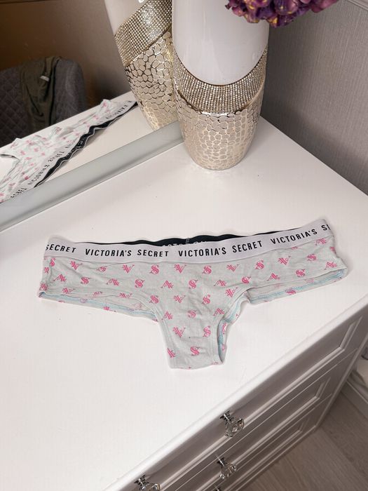 Majtki VS Victoria’s Secret L 40 z logo
