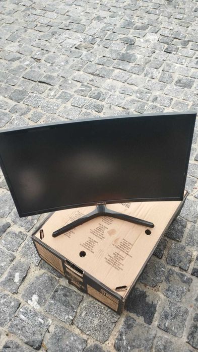 Equipamento informático 1 Servidor, 2POS Touch, 1 Monitor 27" Touch, 2 impres., 1 gaveta e PC c/ monitor
