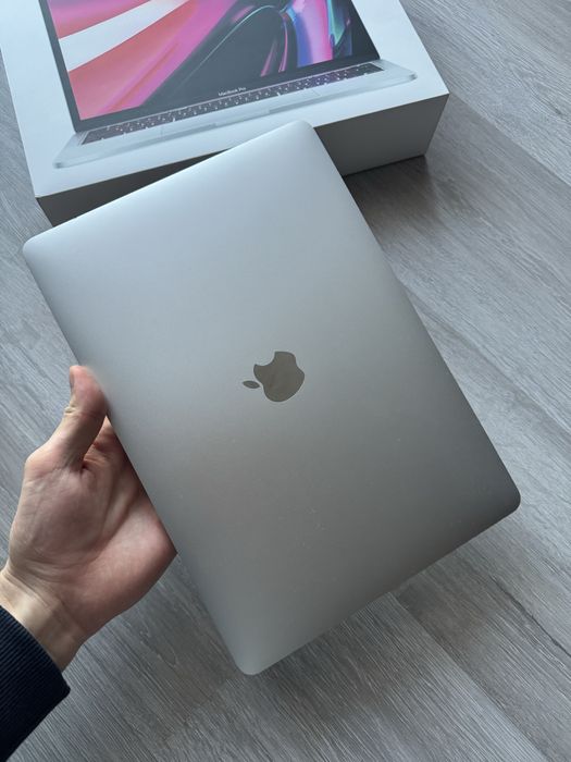 macbook pro 13 m1 256gb 2020 рік