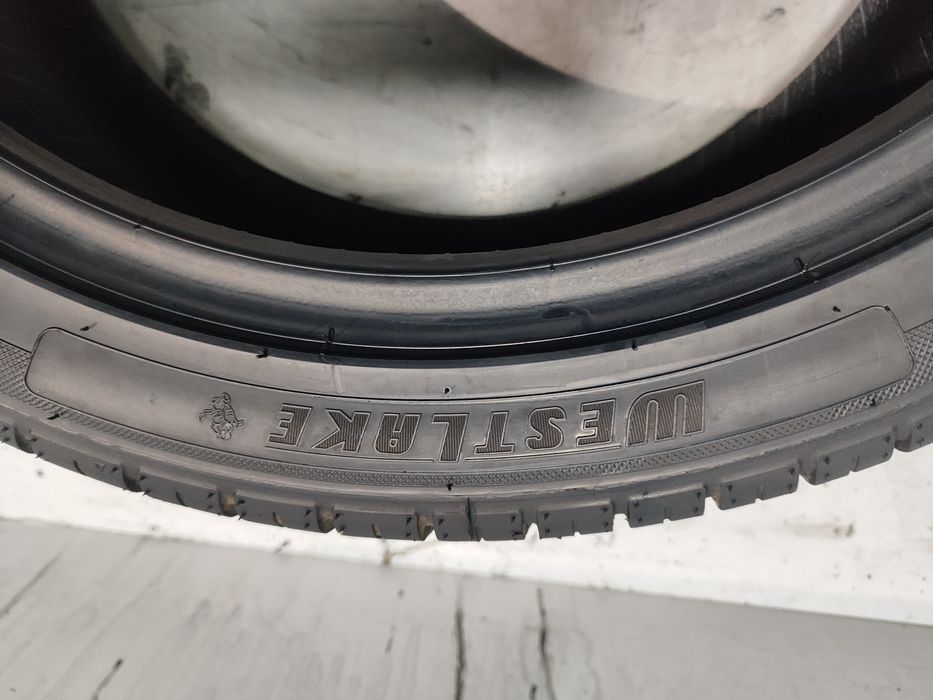 2 pneus semi novos 245/40R18 97Y Oferta dos portes